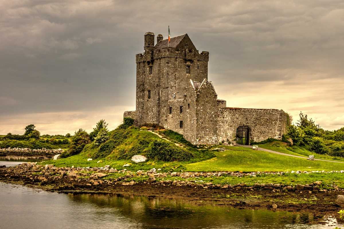 Exploring the Emerald Isle - A Traveler's Guide to Ireland